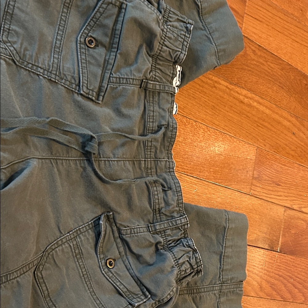 Women’s Pilcro from Anthropologie Olive Barrel Leg Pants - Picture 5 of 6